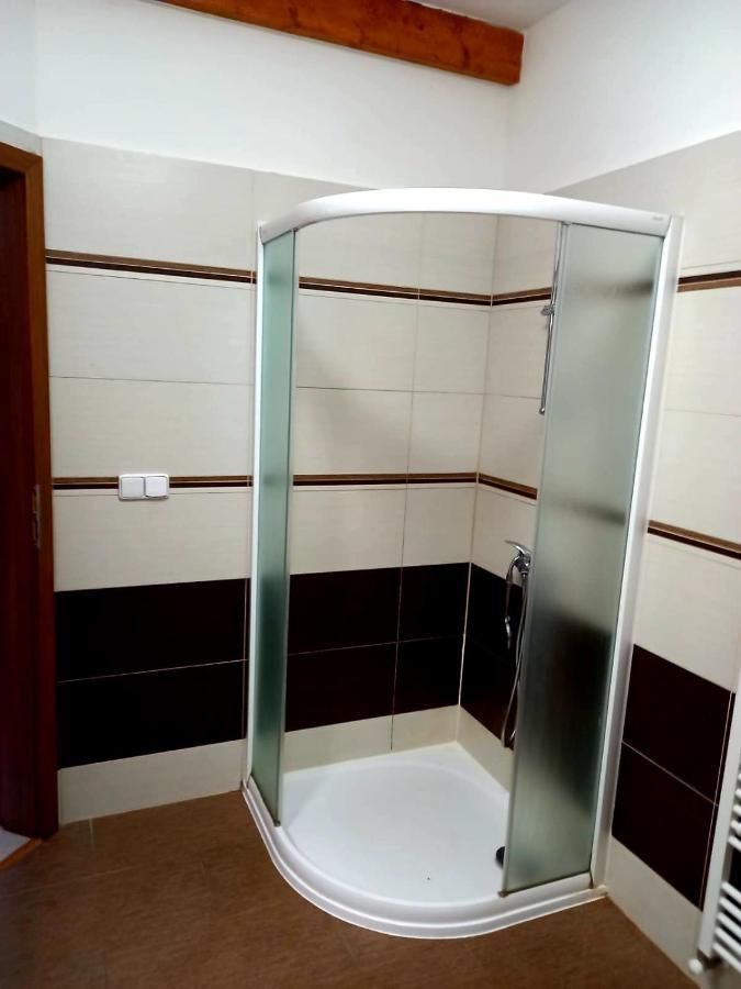 Apartmany Kocanda Jesenice  Esterno foto